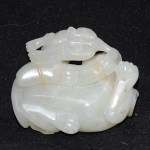 Antike Jade Schnitzerei Foo Dog mit Jungem